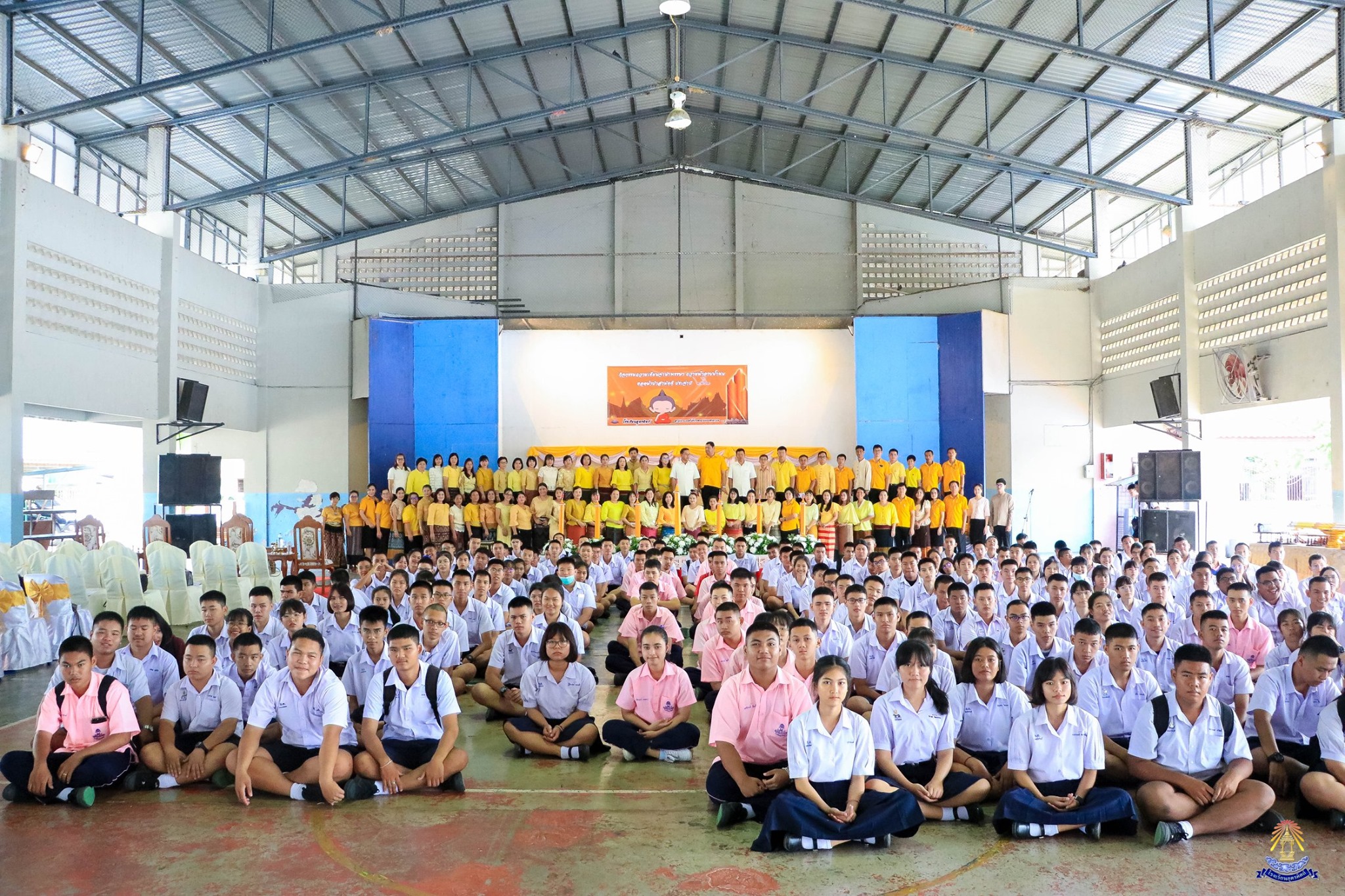 โรงเรียนอุตรดิตถ์จัดกิจกรรมบำเพ็ญกุศลเนื่องในวันอาสาฬหบูชา วันเข้าพรรษา และถวายเทียนจำนำพรรษา ผ้าอาบน้ำฝน