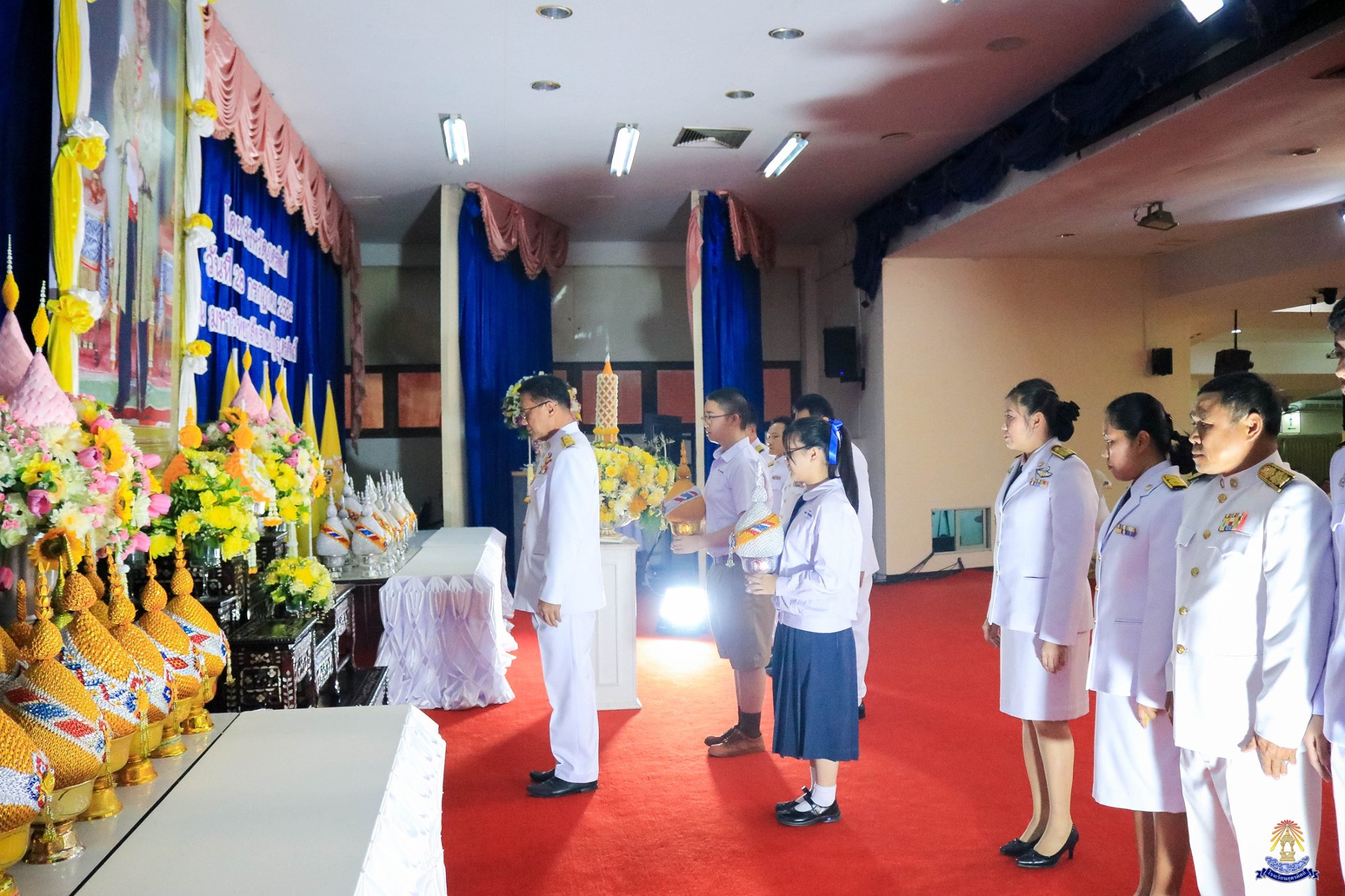 พิธีถวายเครื่องราชสักการะและพิธีจุดเทียนชัยถวายพระพรชัยมงคล ร.10